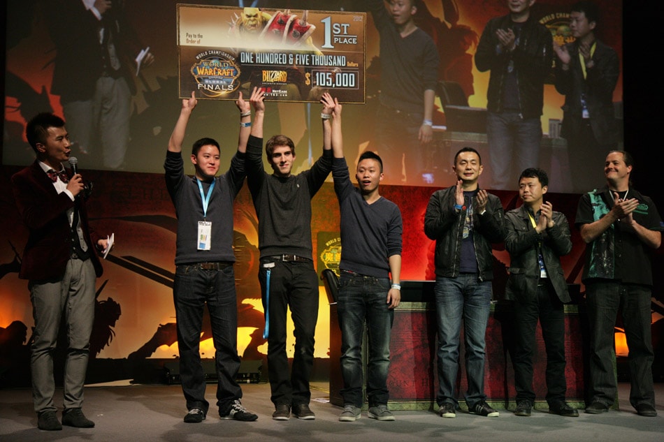 Bring It на награждении Battle.net World Championship 2012 в Шанхае. Мировой титул команды Snutz, Venruki и Kollektiv.