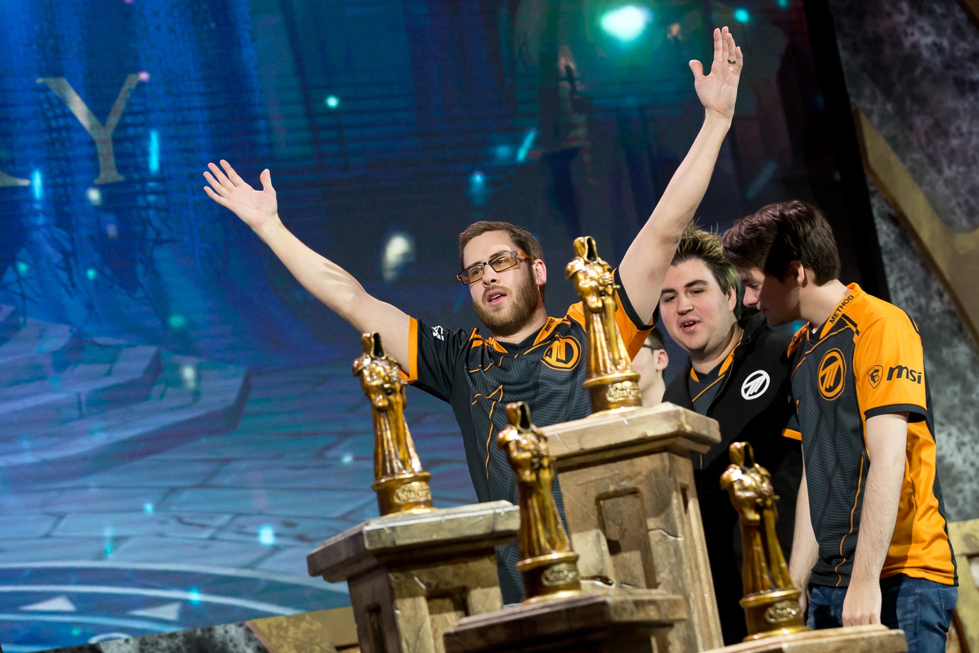 Cdew с командой после победы на BlizzCon 2018. Фото Blizzard.